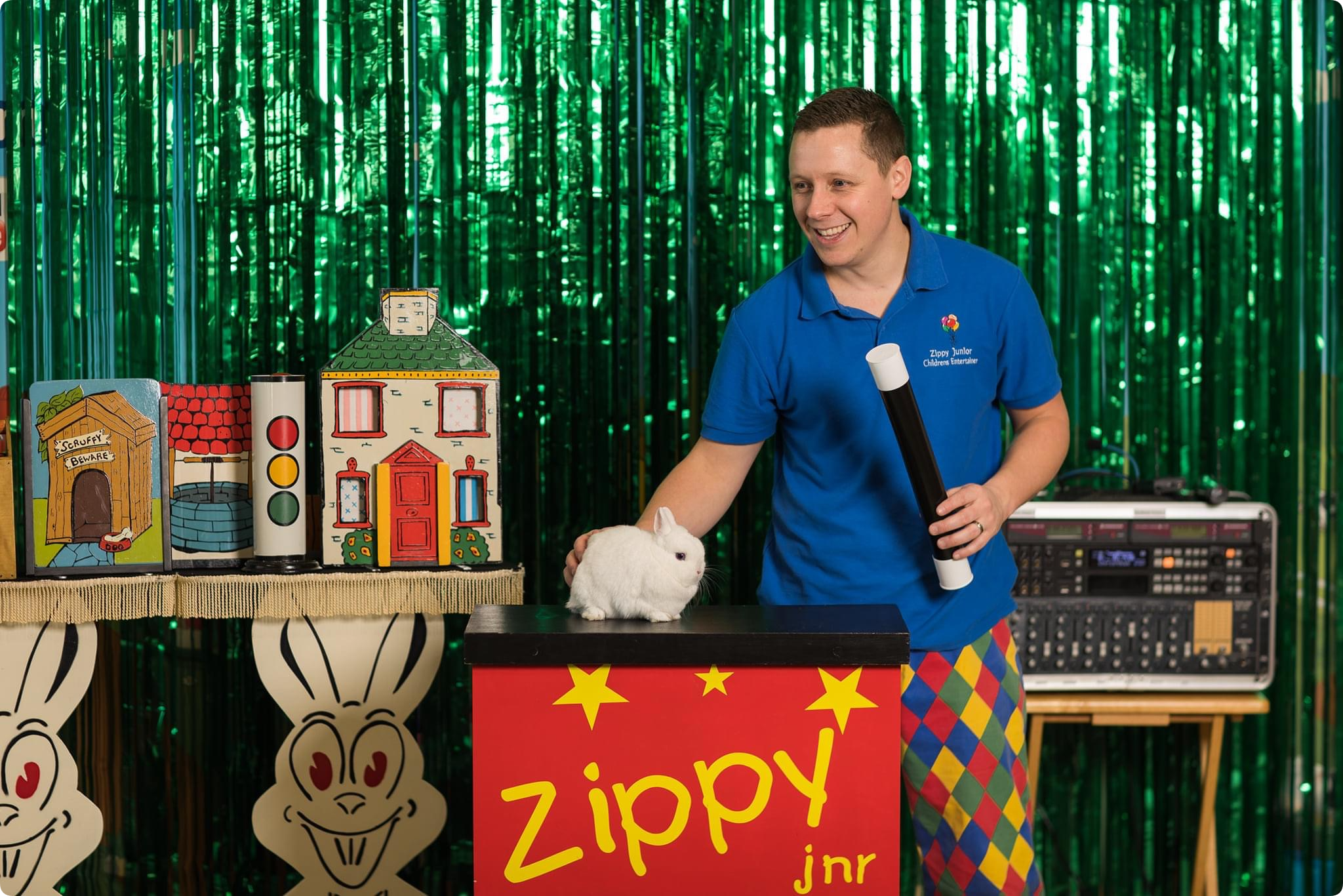 1 hour magic show in Dubai for kids birthday party