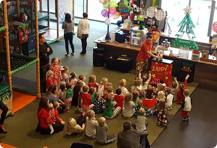 Kids party entertainer Dubai performing magic show at a birthday event